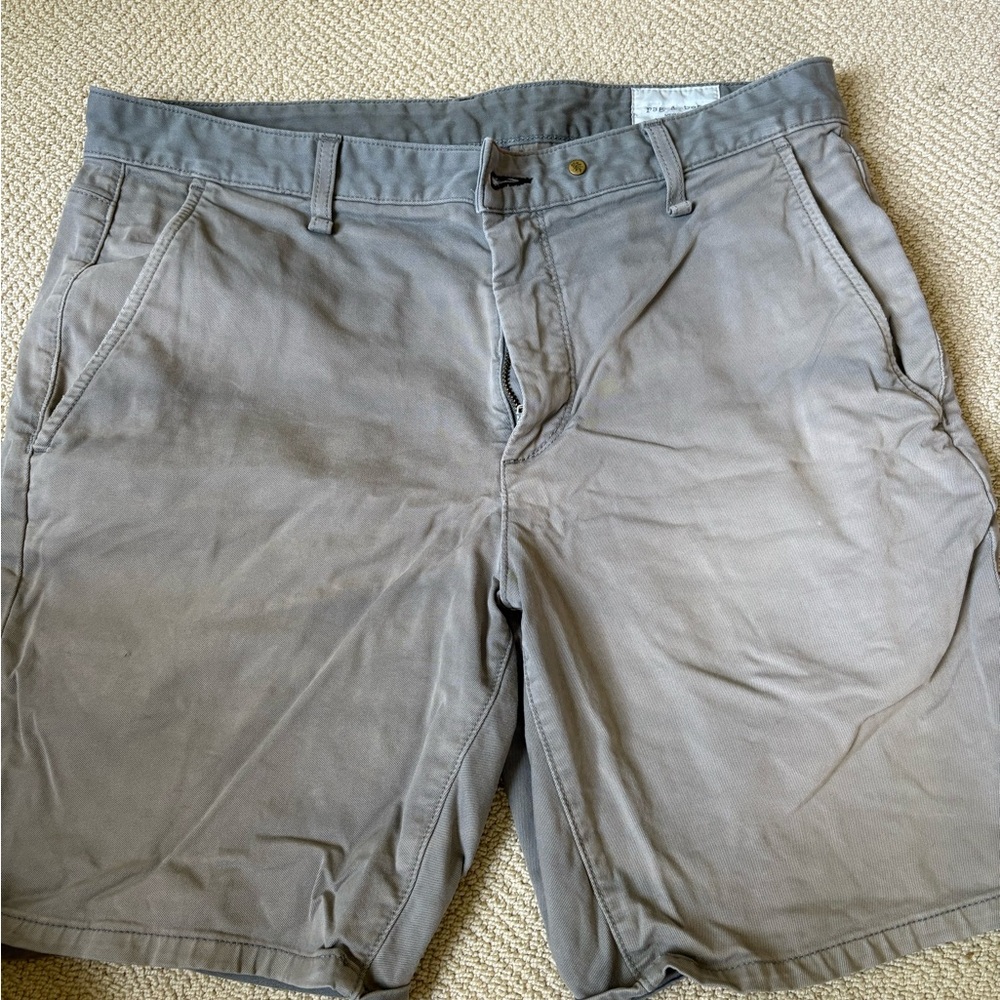 Rag & Bone Men's Charcoal Gray Flat Front Shorts Waist Size 33